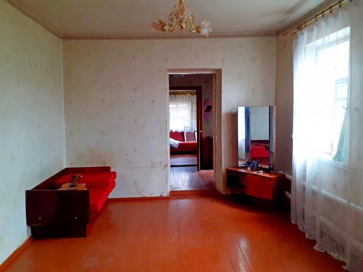 Продам 1/2 частину будинку в Люботині 90 м