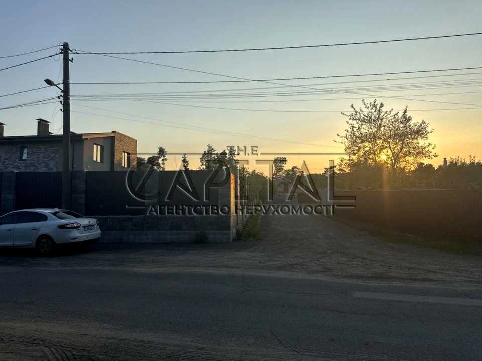 Будинок. Київ, вул. Озерна