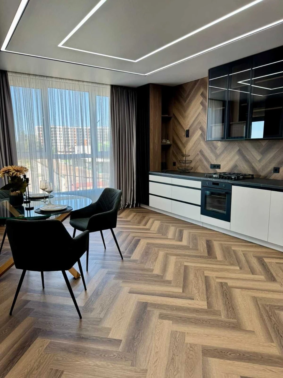 Dream Lake | Designer 2-bedroom apartment in Vyshenka