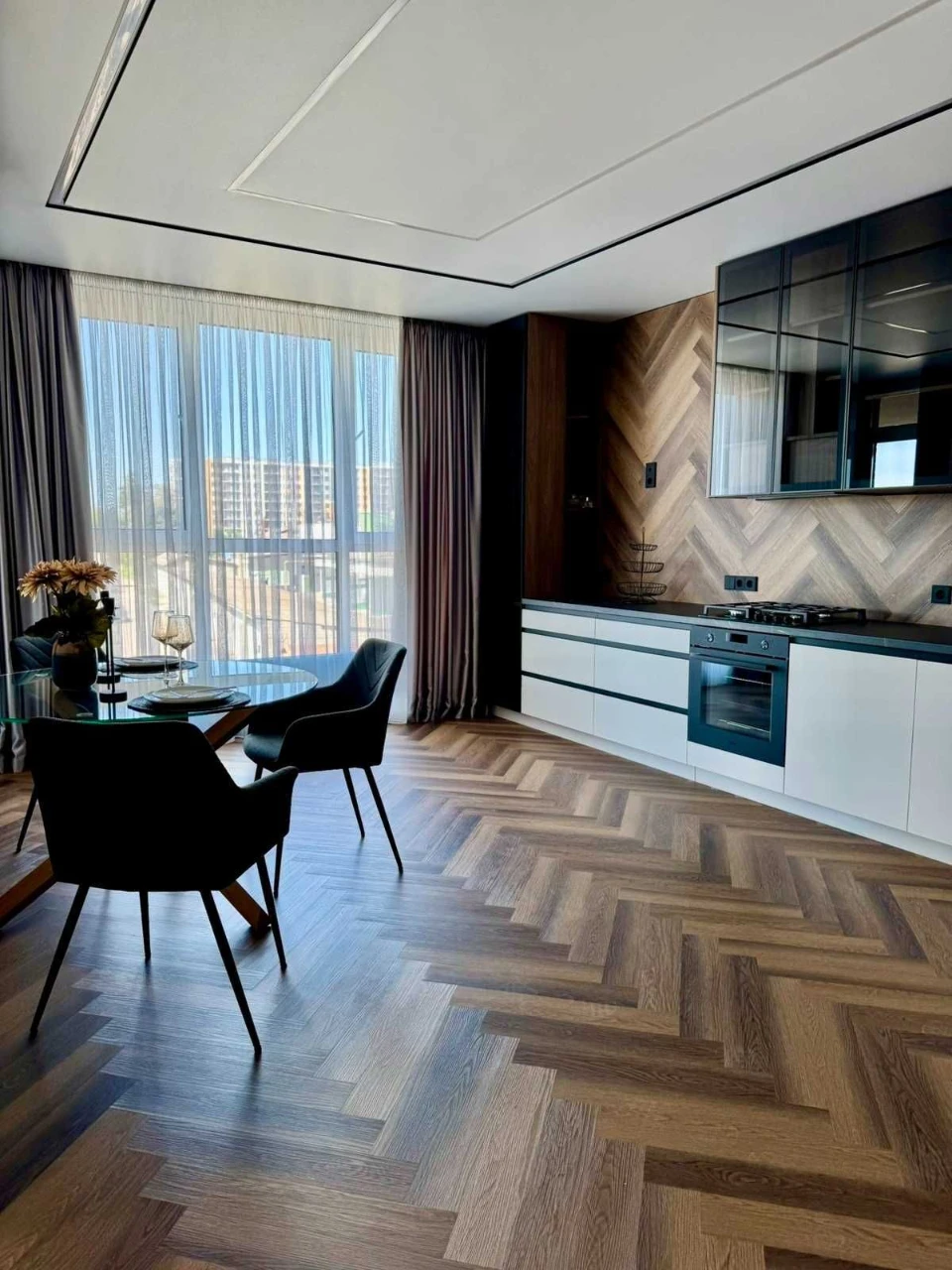Dream Lake | Designer 2-bedroom apartment in Vyshenka