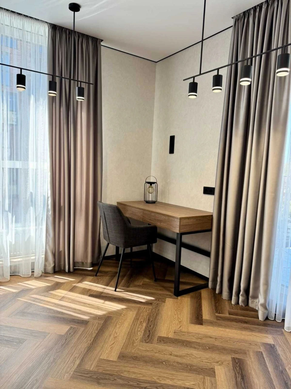 Dream Lake | Designer 2-bedroom apartment in Vyshenka