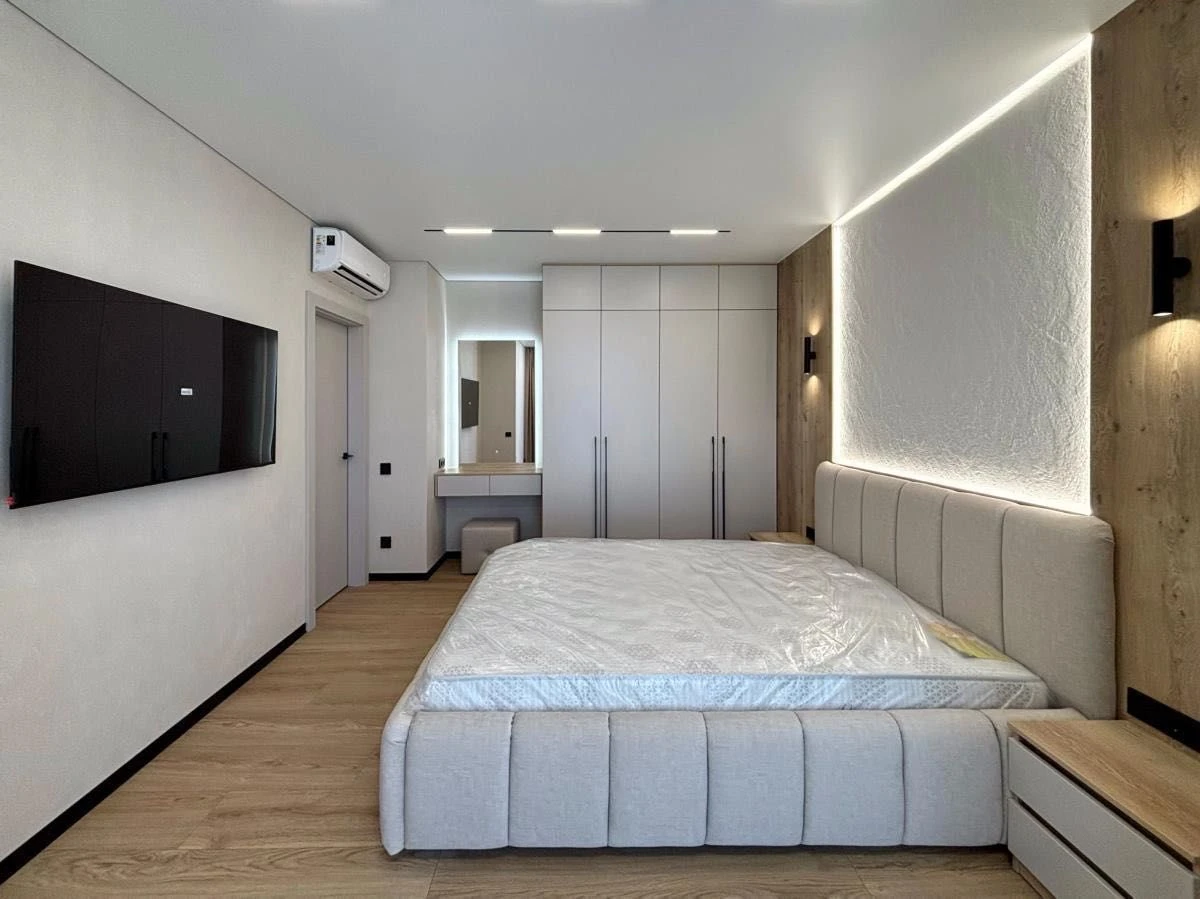 Studio Apartment for Sale with Kitchen-Living Room and Balcony in Residence M