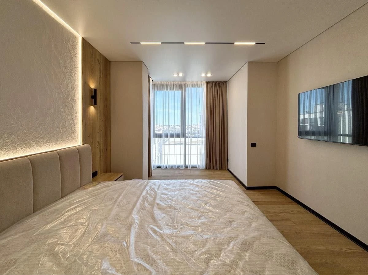 Studio Apartment for Sale with Kitchen-Living Room and Balcony in Residence M