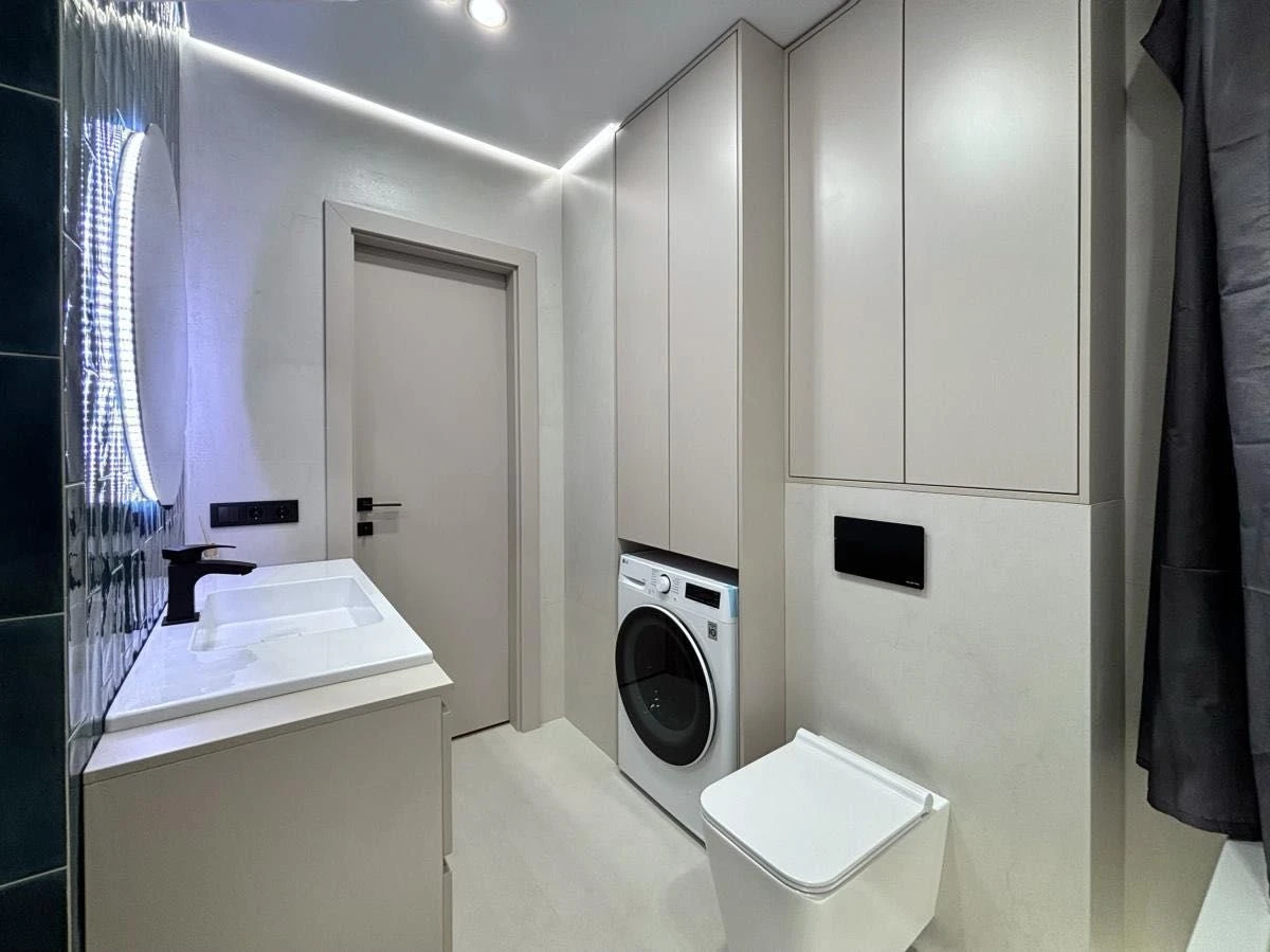 Studio Apartment for Sale with Kitchen-Living Room and Balcony in Residence M