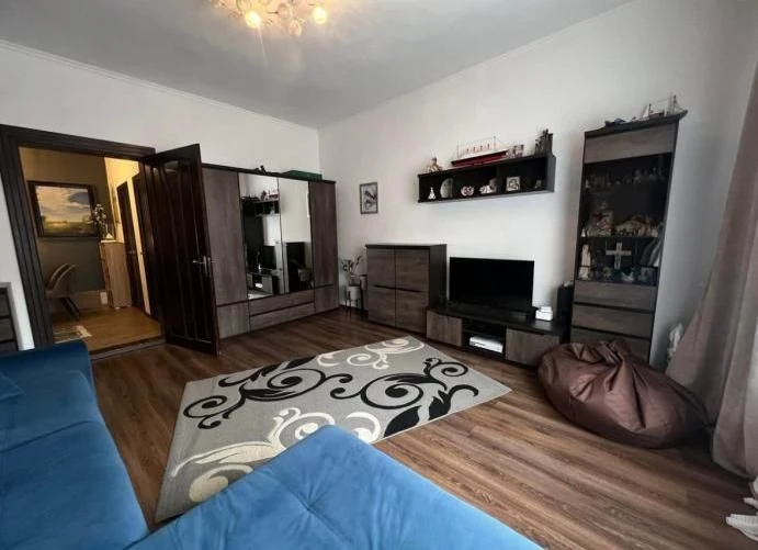 2-room, 70 sq m, gas heating.
