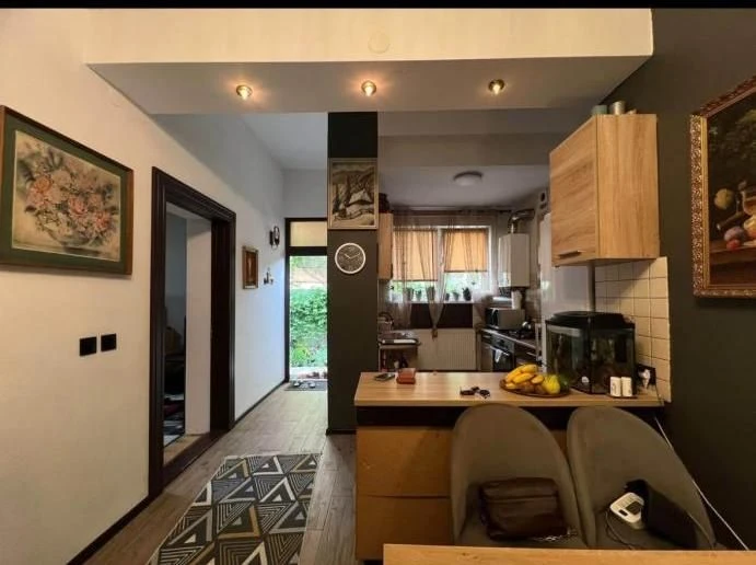 2-room, 70 sq m, gas heating.