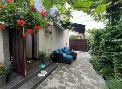 2-room, 70 sq m, gas heating.