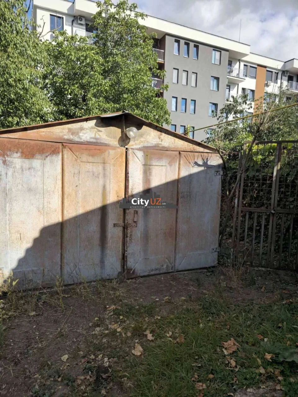 Продается полусобственный дом в Ужгороде