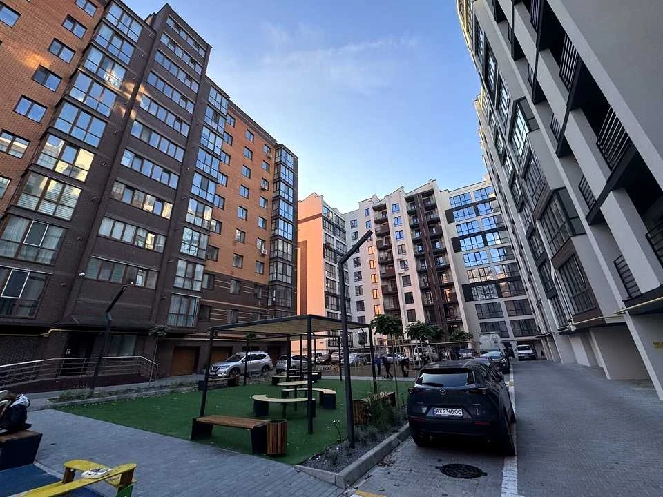 Apartment. Dovzhenka st., Kamenytsia.