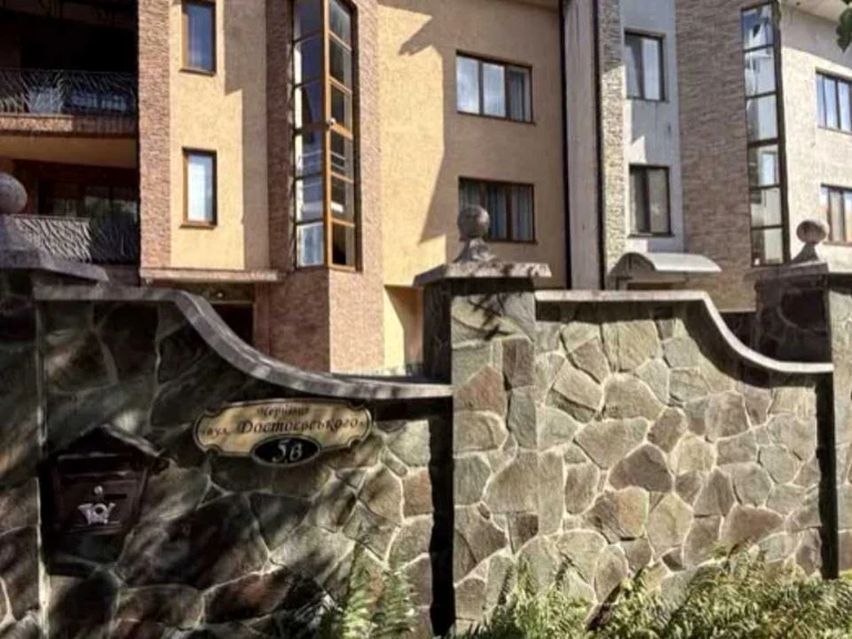 Квартира. Чернівці, вул. Товстюка
