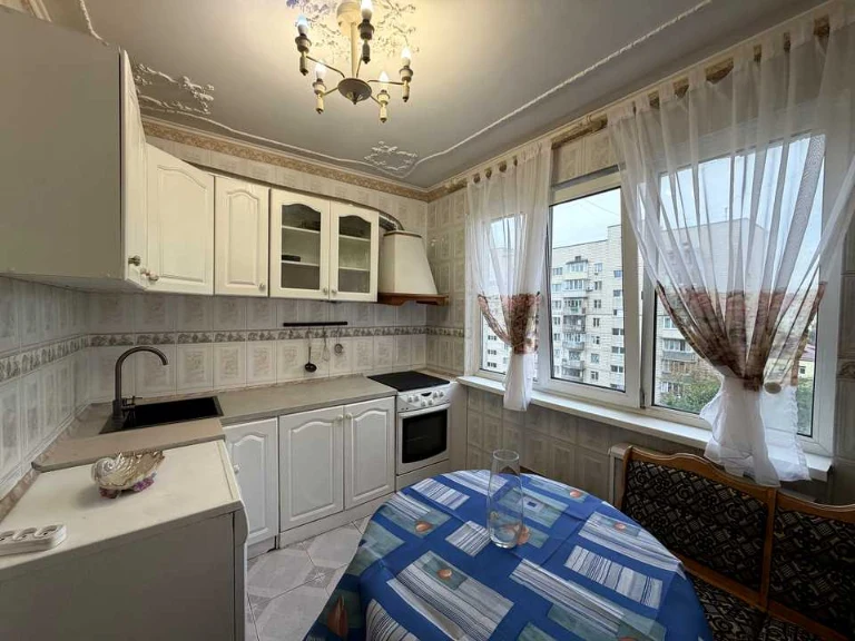 Квартира. Київ, Ялтинська вулиця