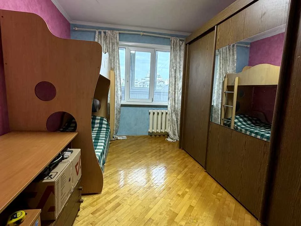 Квартира. Київ, Ялтинська вулиця