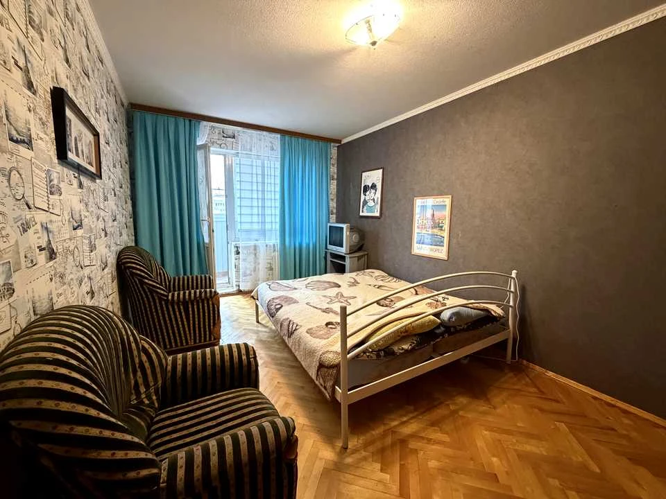Квартира. Київ, Ялтинська вулиця
