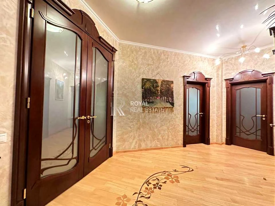 Квартира. Київ, Старонаводницька вул.