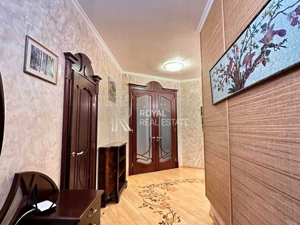 Квартира. Київ, Старонаводницька вул.
