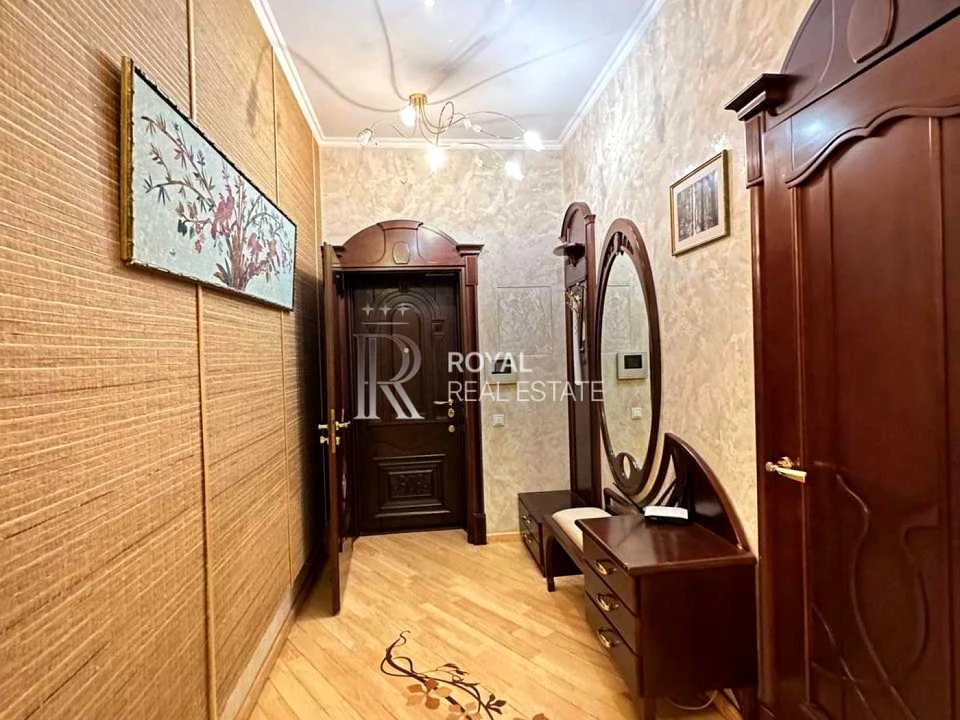 Квартира. Київ, Старонаводницька вул.