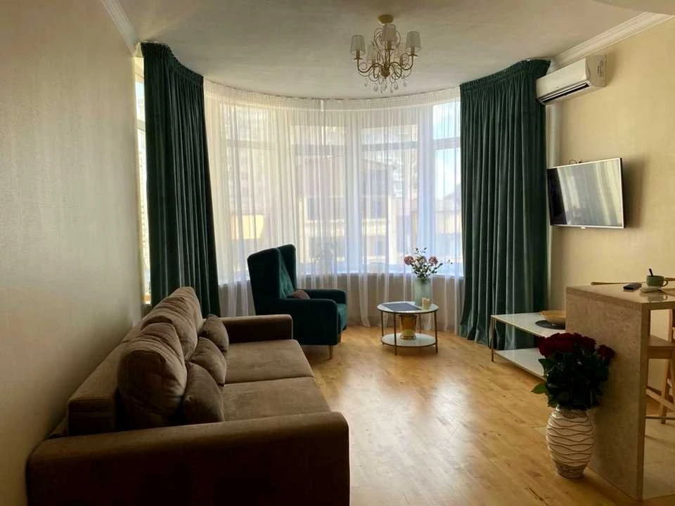 Apartment. Dimitrivska Street, Kyiv