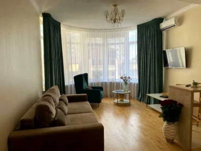Apartment. Dimitrivska Street, Kyiv
