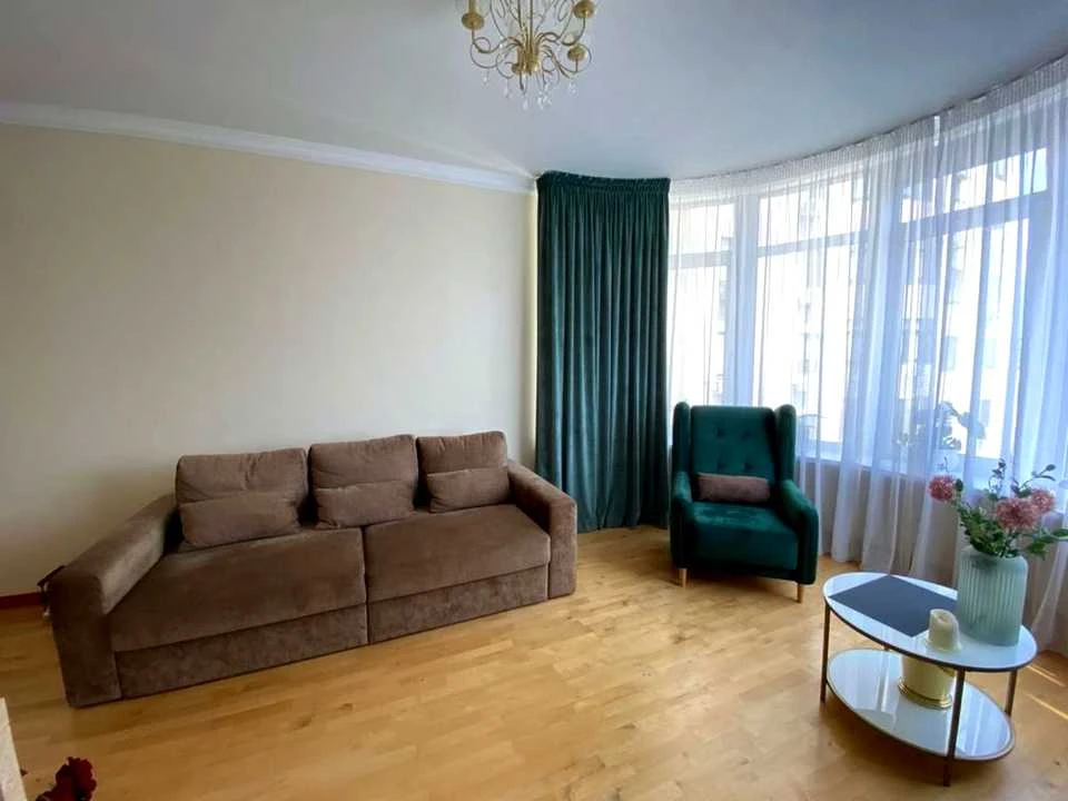 Apartment. Dimitrivska Street, Kyiv