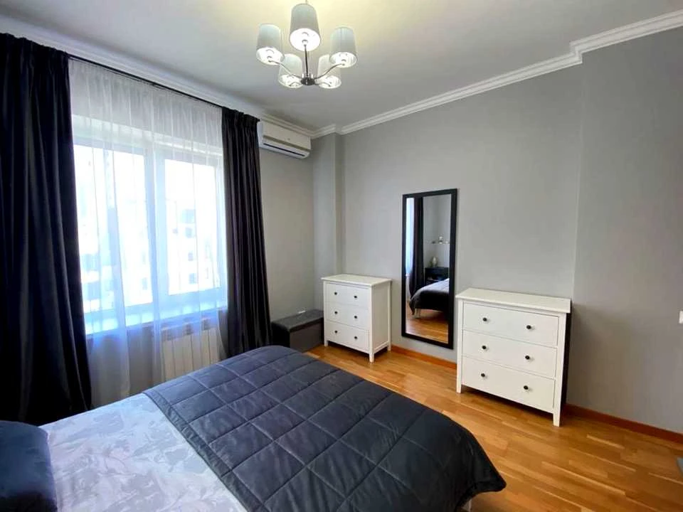 Apartment. Dimitrivska Street, Kyiv