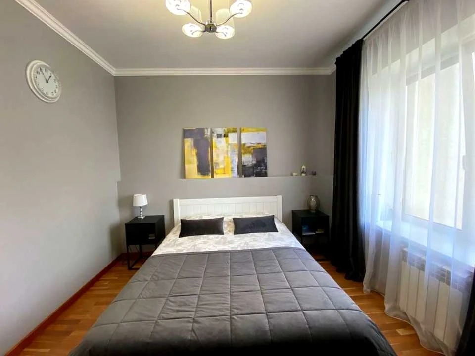 Apartment. Dimitrivska Street, Kyiv