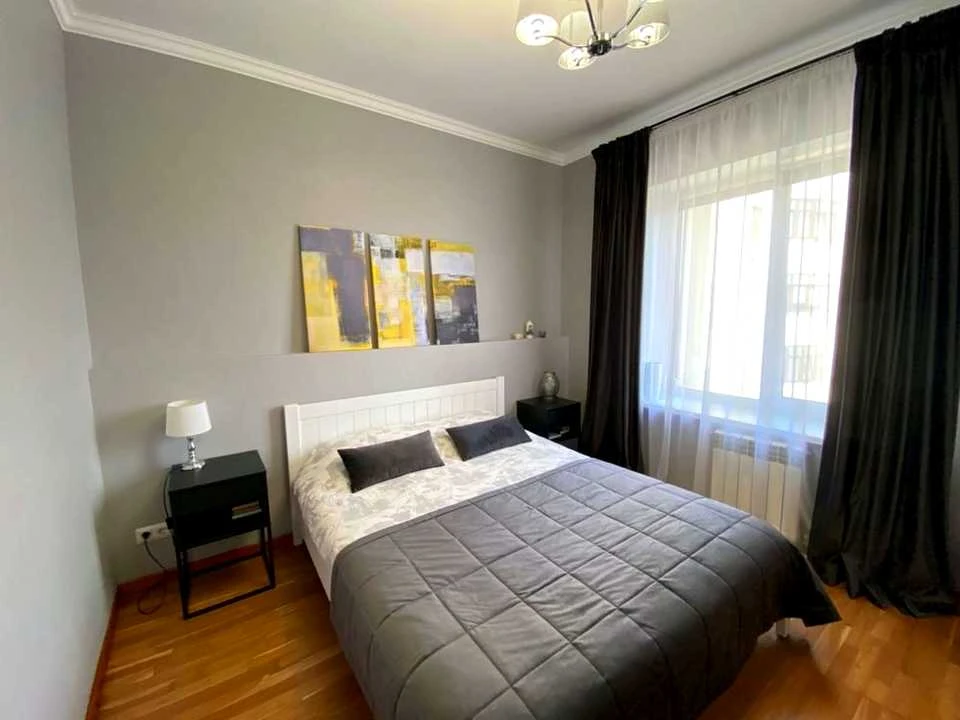 Apartment. Dimitrivska Street, Kyiv