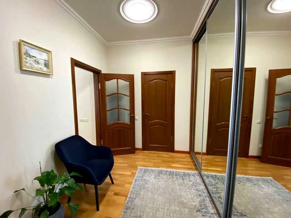 Apartment. Dimitrivska Street, Kyiv