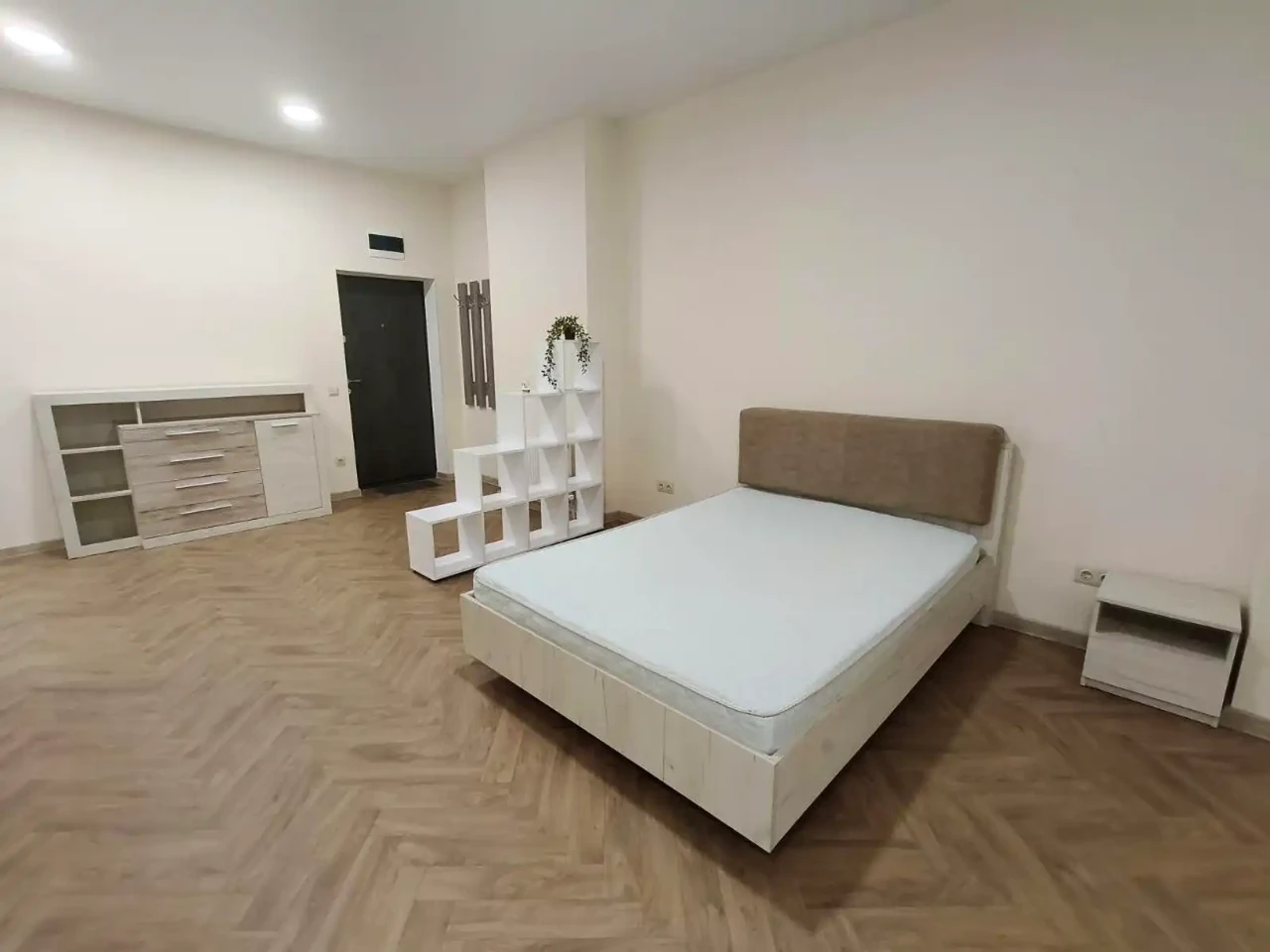 Rent 1-bedroom apartment 39 sq m 3/28 floor