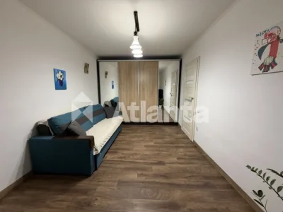 Sale of a 1-room apartment in the city center on Zолота Street.