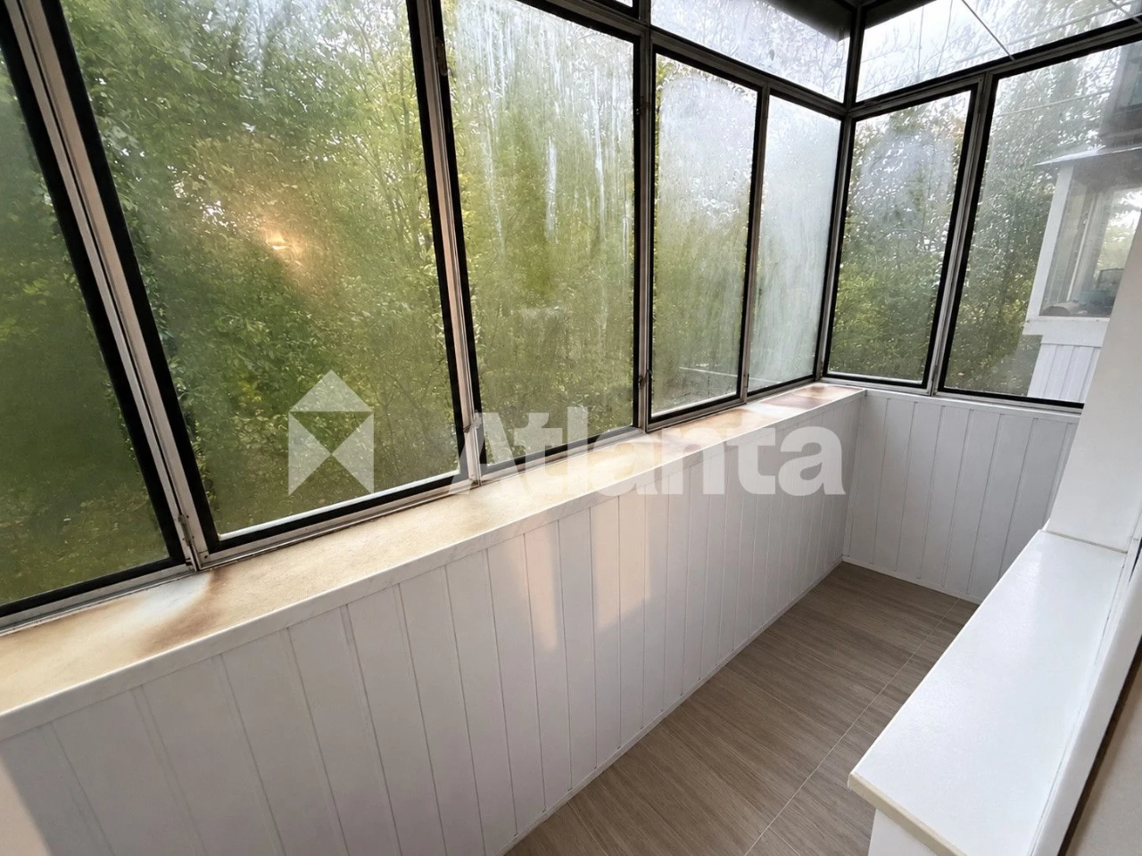 Sale of a 1-room apartment in the city center on Zолота Street.