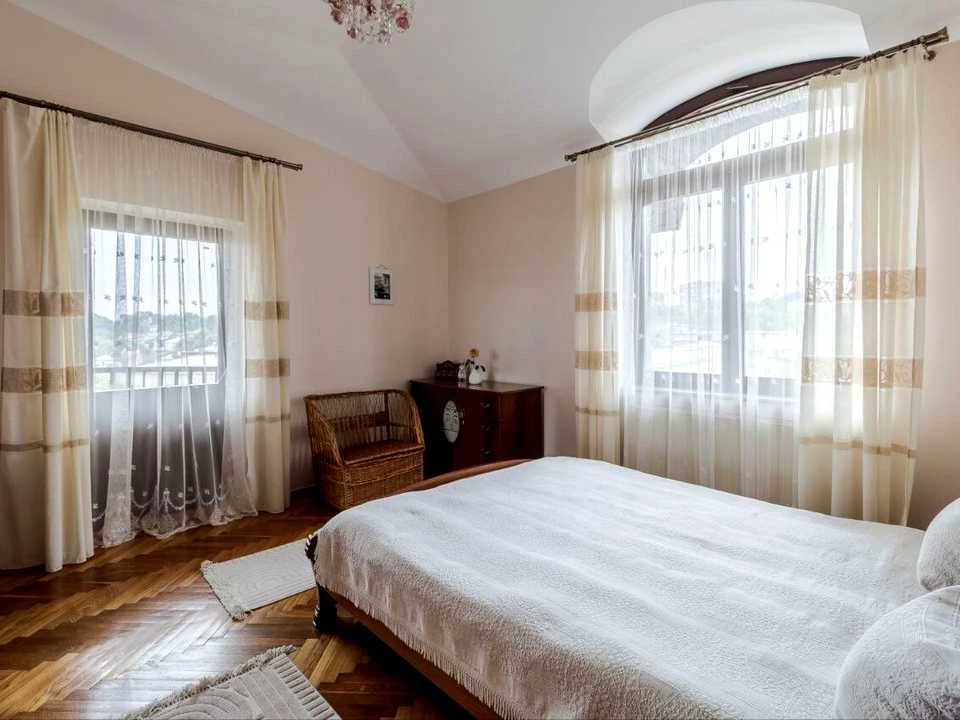 Квартира. Львів, Іларіона Свєнціцького вул.