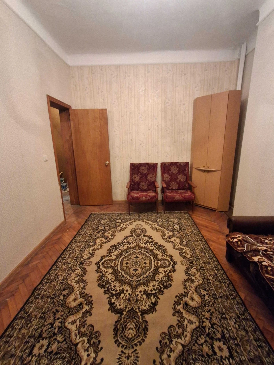Продається 2-кімнатна квартира в центрі. Ярослава Мудрого