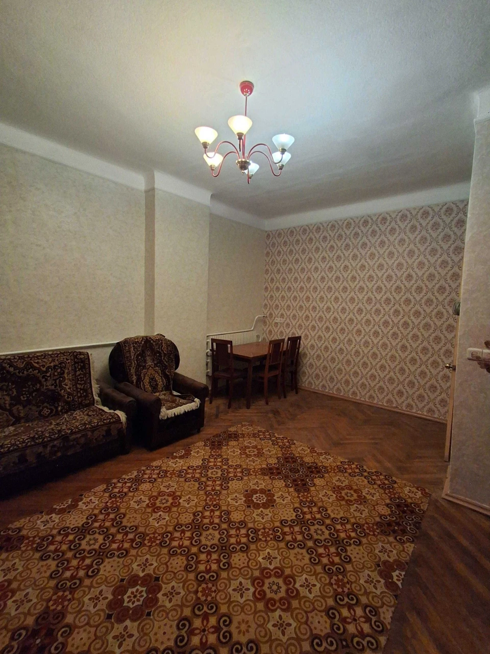 Продається 2-кімнатна квартира в центрі. Ярослава Мудрого