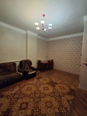 Продається 2-кімнатна квартира в центрі. Ярослава Мудрого