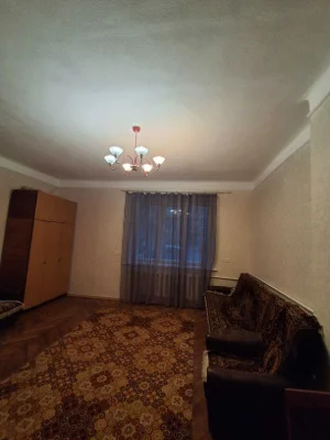 Продається 2-кімнатна квартира в центрі. Ярослава Мудрого