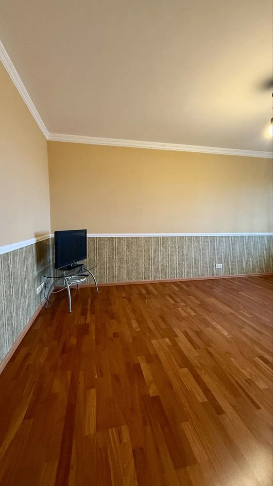 Sale of 2 rooms, 11th district, Left Bank