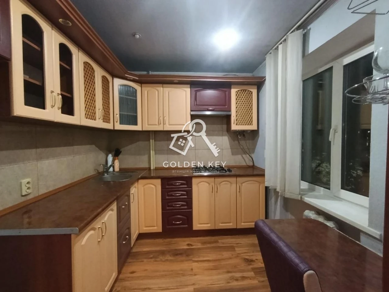 Продаж 3-кімнатної квартири в будинку