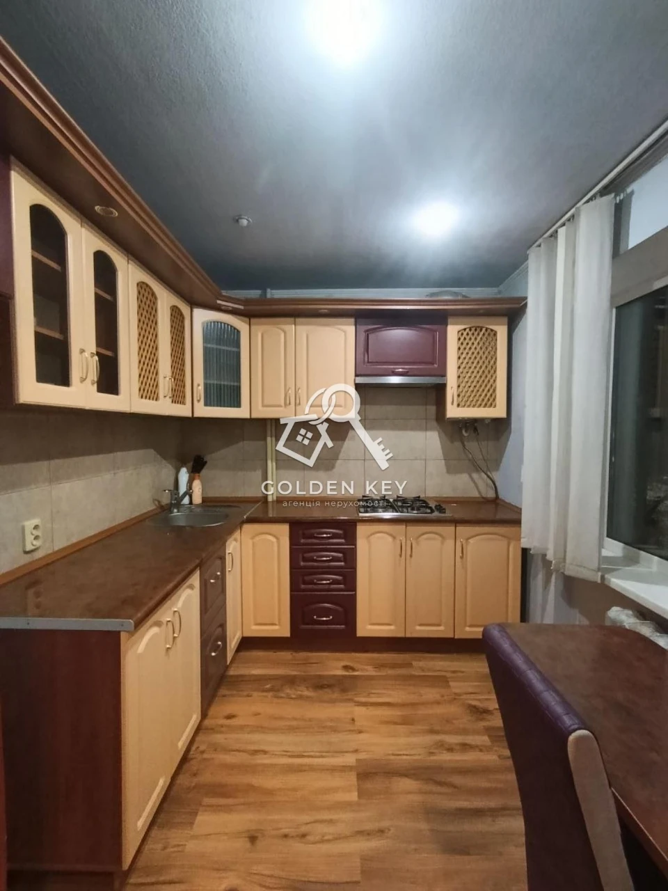 Продаж 3-кімнатної квартири в будинку