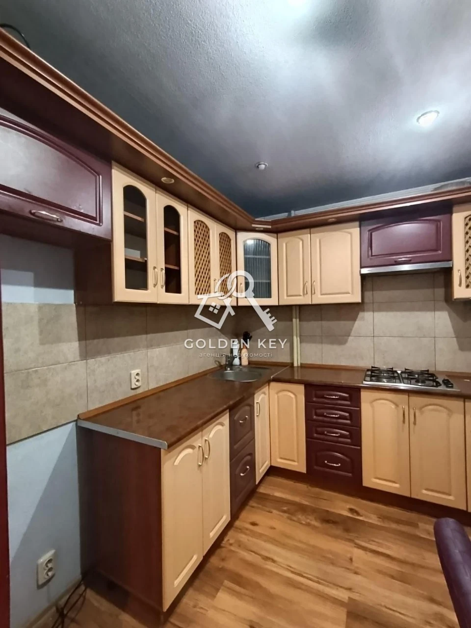 Продаж 3-кімнатної квартири в будинку