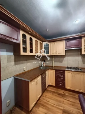 Продаж 3-кімнатної квартири в будинку