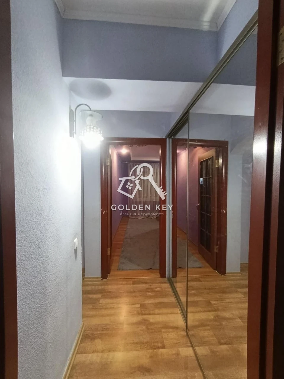 Продаж 3-кімнатної квартири в будинку