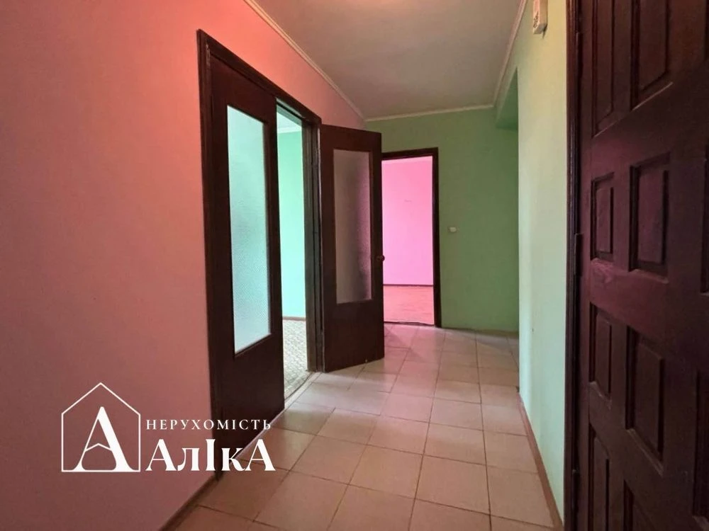For Sale: 2-bedroom apartment with good layout