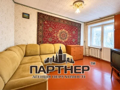 Продаж двокімнатноі квартири у цегляному будинку.