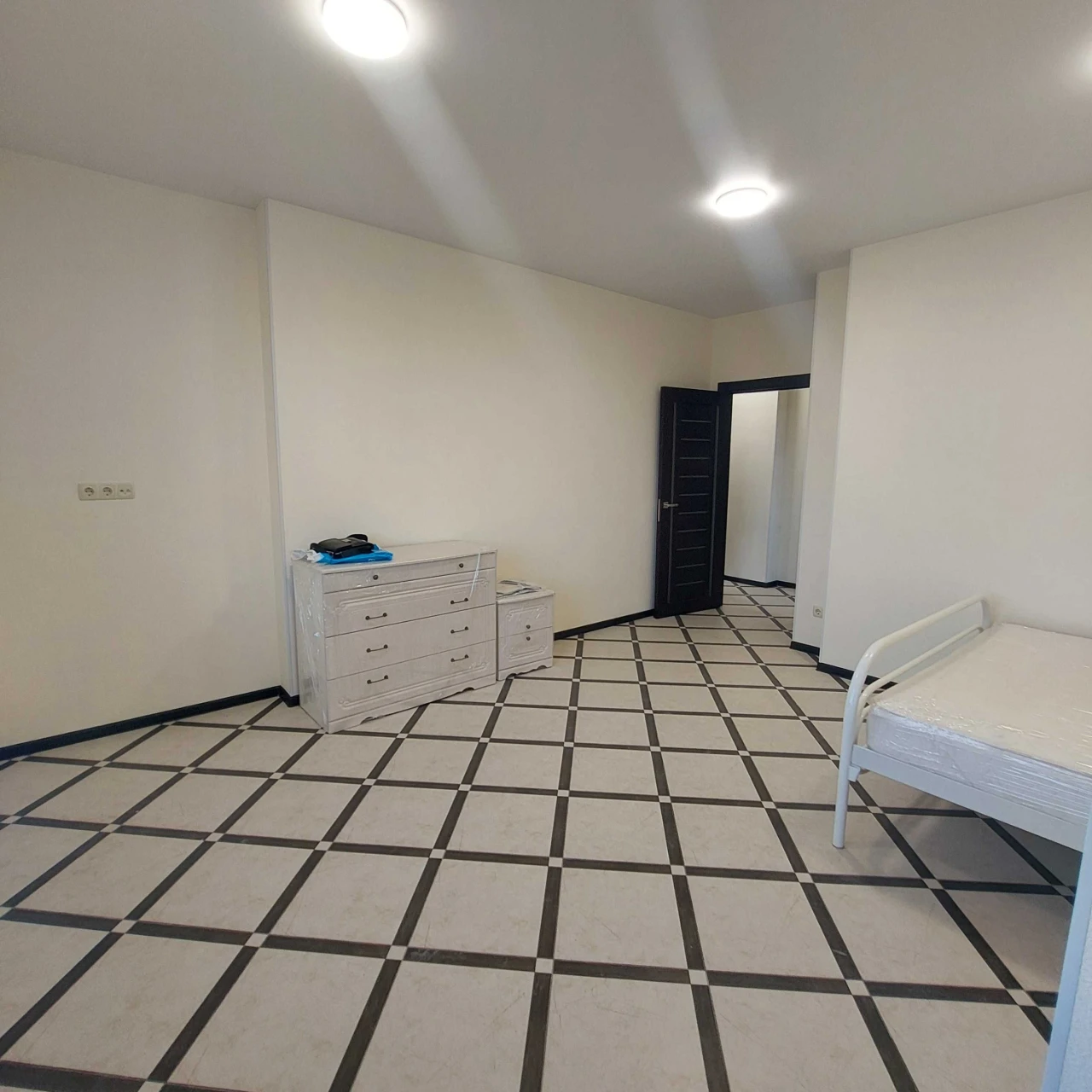 Sale of a 2-bedroom apartment in a new building in the city center