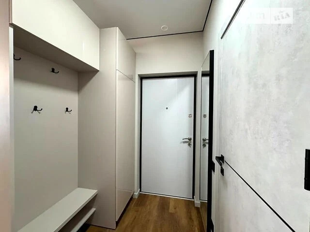 Продаж 1к квартири 41.2 кв. м на вул. Михайла Максимовича 24