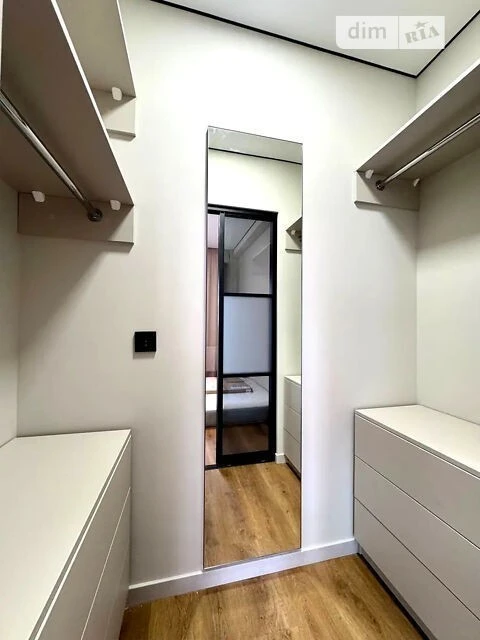 Продаж 1к квартири 41.2 кв. м на вул. Михайла Максимовича 24