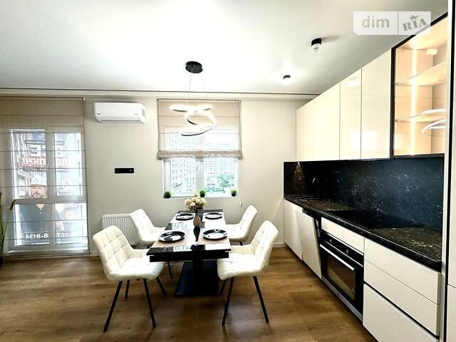 Продаж 1к квартири 41.2 кв. м на вул. Михайла Максимовича 24