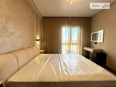 Продаж 1к квартири 41.2 кв. м на вул. Михайла Максимовича 24