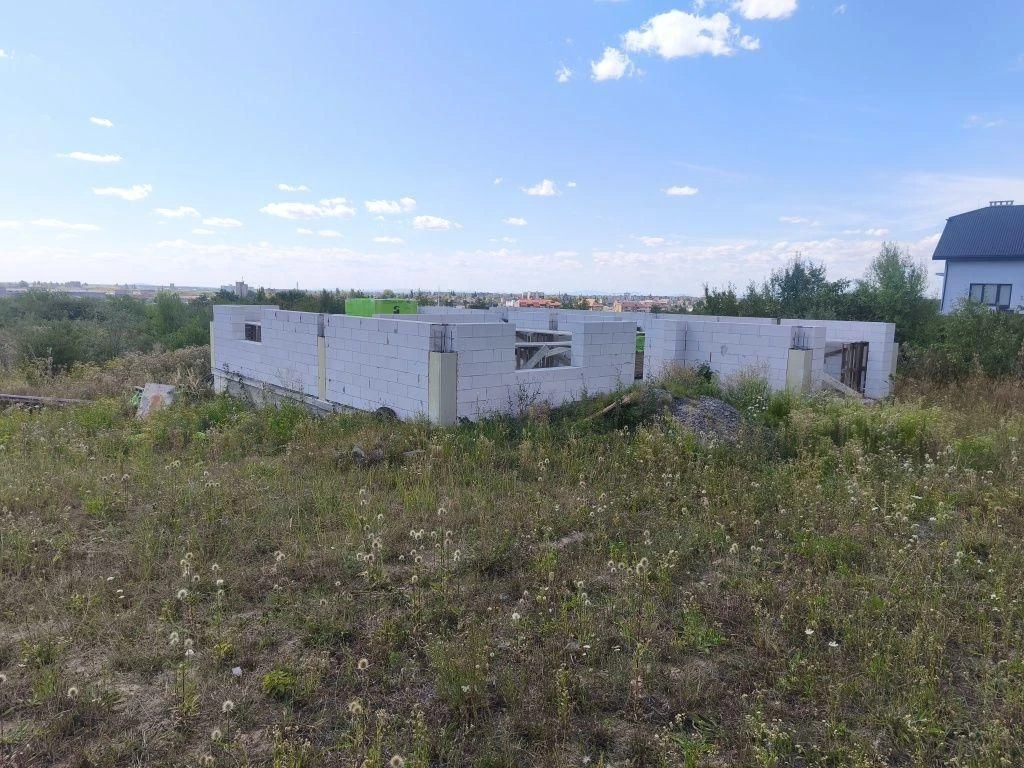 Земельна ділянка 6,25 сотки з недобудованим будинком та пано