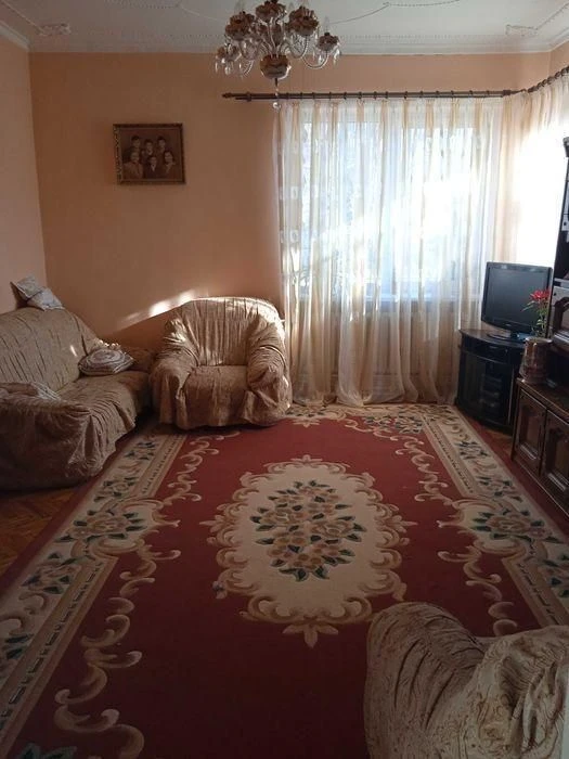 Власний зелений куточок у центрі Ужгорода — будинок у Велико